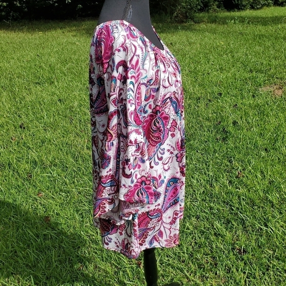 EUC Medium Pretty Bell Sleeve Top with Pink Paisleys - Picture 2 of 4